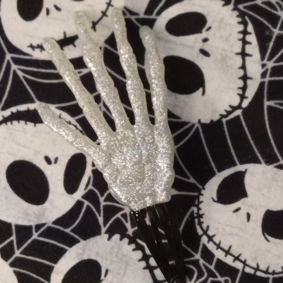 Handmade Skeleton Hands Hair Clip Accessories - Picture 2 of 5